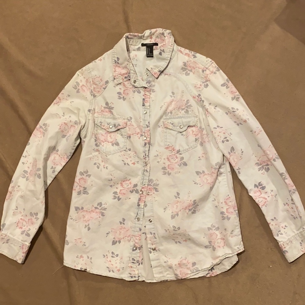 Forever 21 Button Down Floral Shirt.  Size Small. Snap button front.